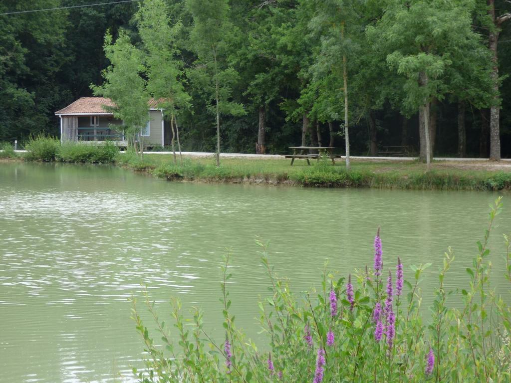 Chalet De La Heronniere Chef-Boutonne Exterior photo